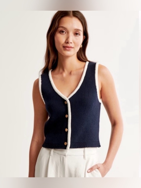 Abercrombie & Fitch Tops - Abercrombie & Fitch Mara Sweater Top